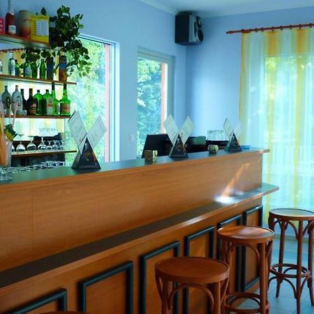 Hotel Pergola Panzió Balatonföldvár Exterior foto