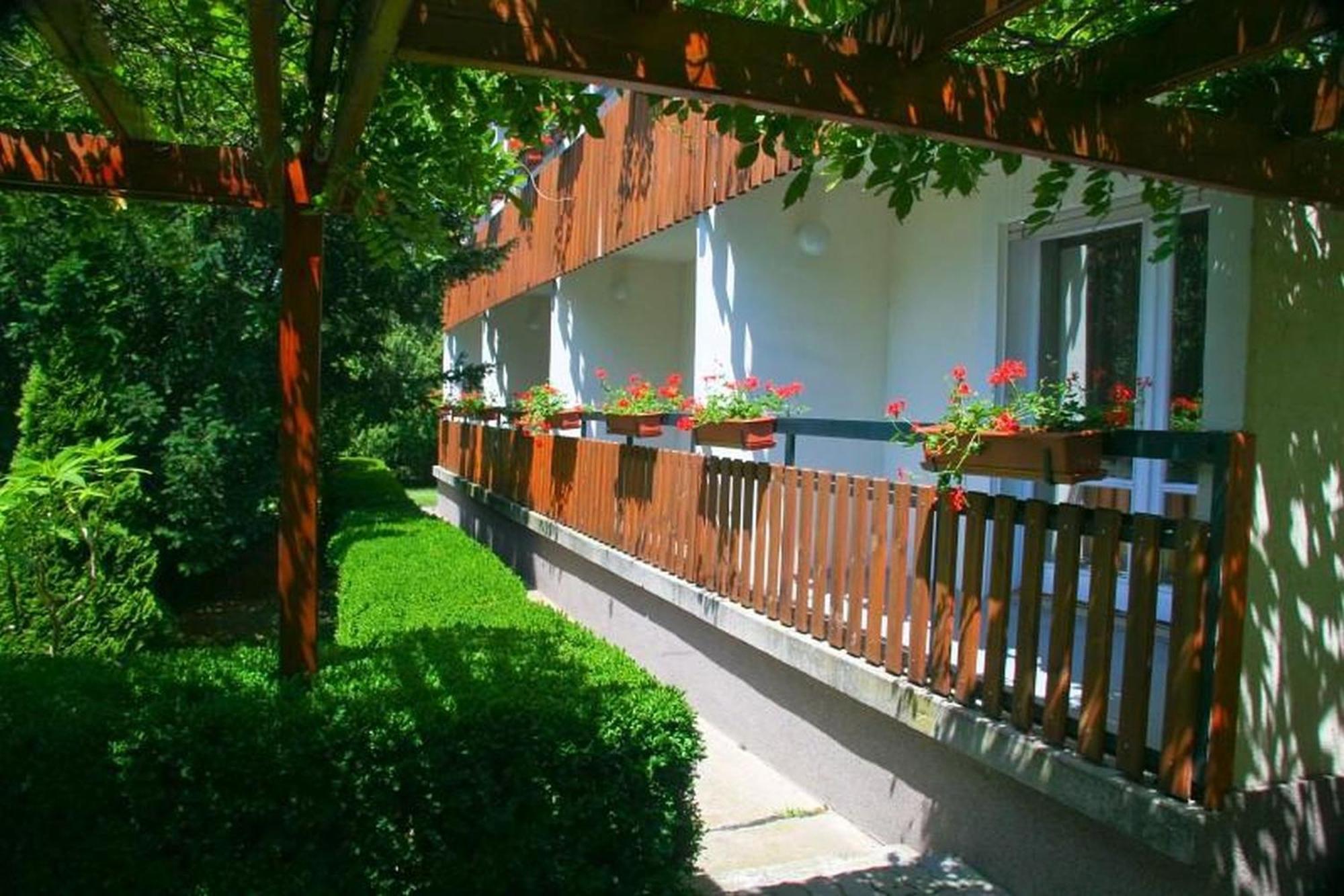 Hotel Pergola Panzió Balatonföldvár Exterior foto
